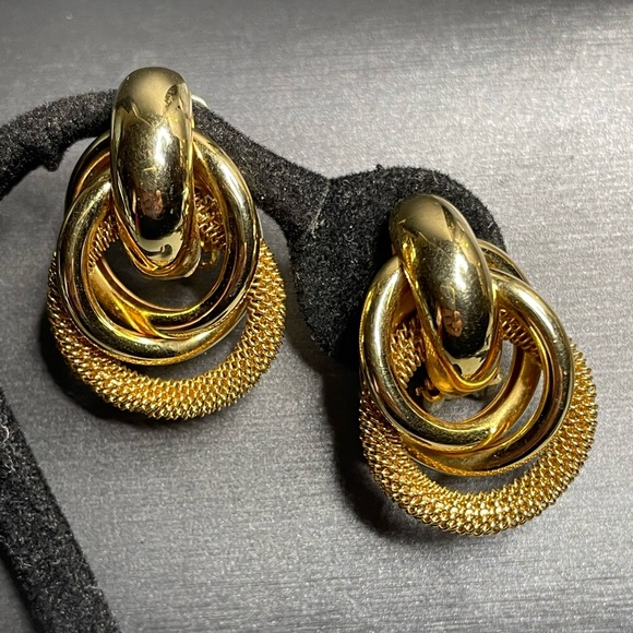 Irwin Pearl Golden Circles & Mesh Clip On Earrings Vintage - Picture 1 of 10